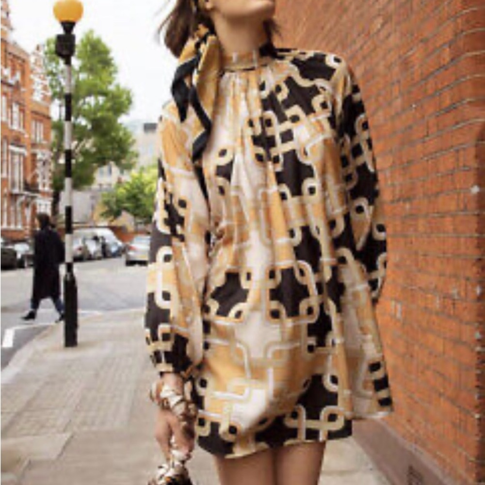 H&M Black & Gold Chain Patterned Dress